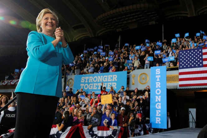 Bà Hillary tạm qua sóng gió 