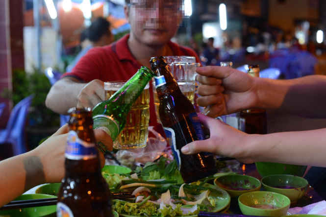 TPHCM cho phép quán ăn vùng 1 2 được sử dụng rượu bia tại chỗ