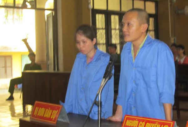 Vợ chồng Dương - Anh tại phiên tòa. Ảnh: CTV.
