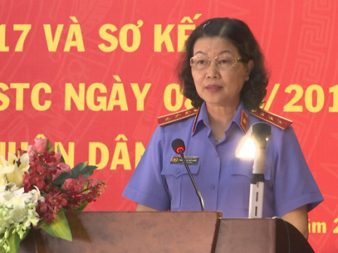 Đồng chí Nguyễn Thị Thủy Khiêm, Phó Viện trưởng VKSNDTC phát biểu chỉ đạo tại Hội nghị