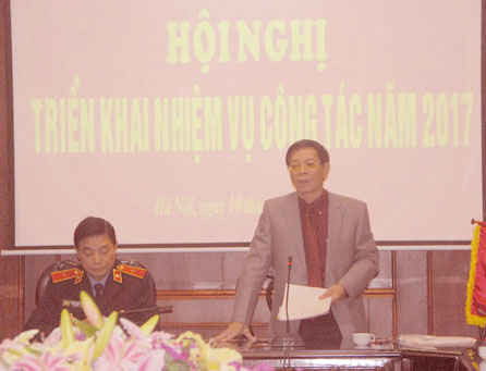 Đồng chí Lê Hữu Thể, Phó Viện trưởng VKSNDTC phát biểu chỉ đạo hội nghị