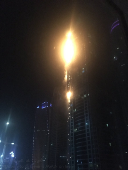 Hỏa hoạn dữ dội bao trùm tòa nhà 79 tầng ở Dubai trong đêm ảnh 3