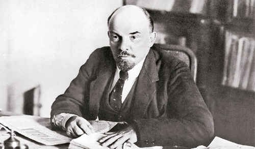 V.I.Lê-nin (1870 - 1924) V.I.Lê-nin (1870 - 1924)