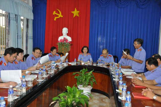 Đoàn kiểm tra nghe báo cáo của VKSND tỉnh Bạc Liêu