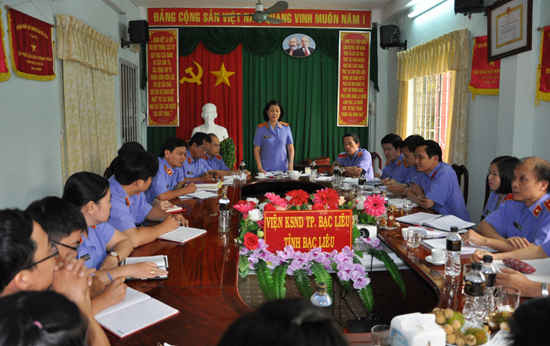 Đoàn kiểm tra làm việc tại VKSND thành phố Bạc Liêu