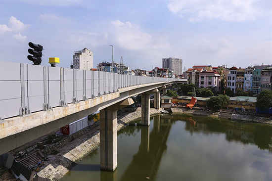 Theo kế hoạch của Bộ GTVT, Ban quản lý Dự án đường sắt (Bộ GTVT), đầu tháng 10.2017, tuyến đường sắt đô thị đầu tiên này của Hà Nội chính thức chạy thử liên động toàn hệ thống trước khi tiến hành khai thác thương mại vào quý II/2018.
