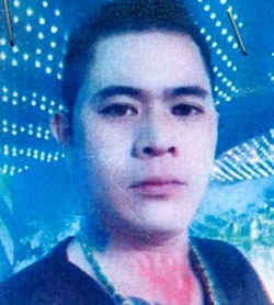 Nguyễn Quang Phương với hình xăm 3 ngọn lửa trên cổ Nguyễn Quang Phương với hình xăm 3 ngọn lửa trên cổ