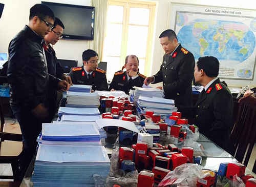 cong-an-ha-noi-pha-duong-day-mua-ban-hoa-don-nghin-ty-dong