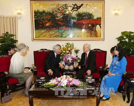 Tổng Bí Thư Nguyễn Phú Trọng và phu nhân hội kiến thân mật Nhà vua và Hoàng hậu Nhật Bản.