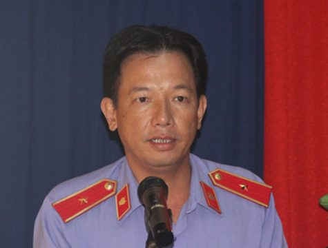 Ông Nguyễn Đình Trung - Hiệu trưởng Nhà trường phát biểu tại lễ bế giảng
