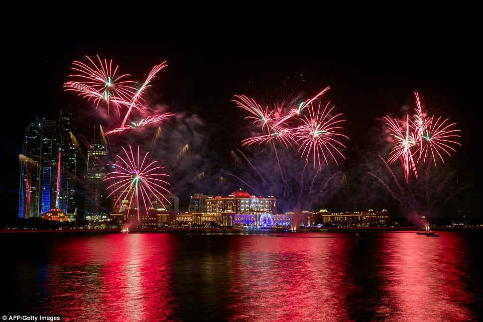 Abu Dhabi (hình) đã tổ chức lễ kỷ niệm Năm mới