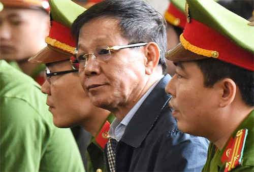 Cựu tổng cục trưởng Phan Văn Vĩnh bị phạt 9 năm tù. 