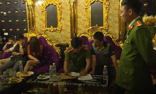 Nhóm cán bộ nhà nước bị bắt khi đang sử dụng ma túy ở Hà Tĩnh 