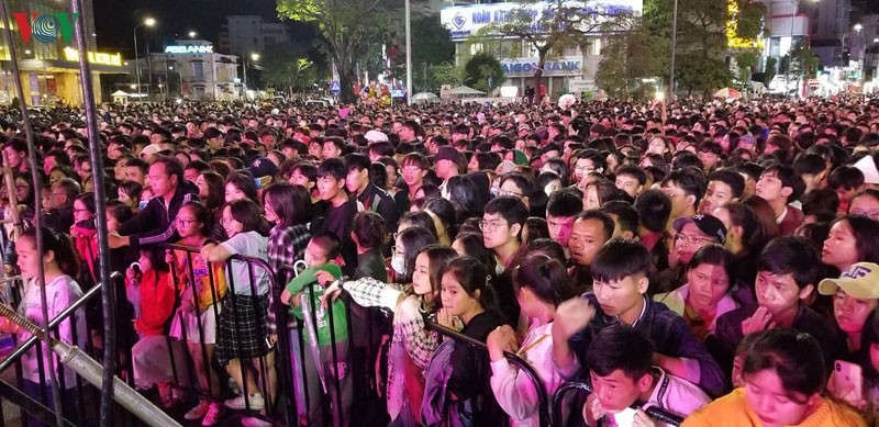 khoảnh khắc việt nam chào đón năm mới 2020 hình 2 khoanh khac viet nam chao don nam moi 2020 hinh 2