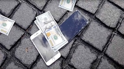 Cựu đặc nhiệm Mỹ đề xuất thả 25 triệu iPhone xuống Triều Tiên