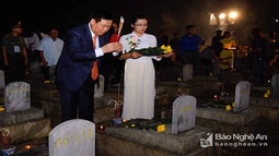 Thắp nến tri ân ‘Khúc tráng ca Việt-Lào’
