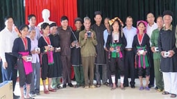 Cấp ra-đi-ô miễn phí cho vùng dân tộc thiểu số, miền núi và biên giới