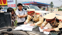 Không được đăng kiểm khi chưa nộp phạt vi phạm giao thông