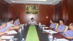 Phó Viện trưởng Lê Hữu Thể làm việc với Viện cấp cao 3