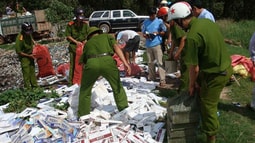 Hàng giả, hàng kém chất lượng: Cuối năm lại “bùng phát”