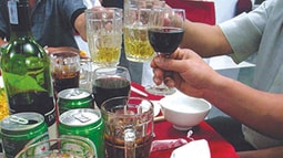 Can uống rượu không được: Vợ giết chồng