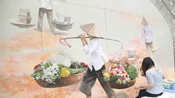 Xích lô, tàu điện và gánh hàng hoa tái hiện trên phố cổ Hà Nội