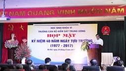 Xúc động trở lại mái trường xưa