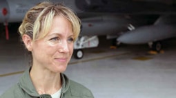 Nữ phi công F-16 được giao tấn công cảm tử máy bay khủng bố 11/9