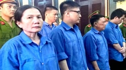 Nữ giám đốc ngân hàng ở TP HCM bị cáo buộc nhận ‘lót tay’ 25 tỷ