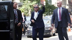 Bà Hillary Clinton sẽ xuất hiện vào ngày mai để chấm dứt tin đồn