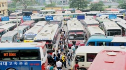 Hà Nội có thể đóng cửa bến xe Giáp Bát, Gia Lâm
