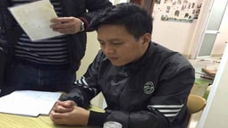 Bé 10 tuổi bị bố đẻ và mẹ kế bạo hành: Tột cùng phẫn nộ