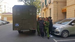 Hai bố con Giang Kim Đạt cùng hầu toà xử đại án tham nhũng