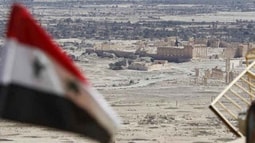 Bất chấp ‘mưa bom’ của Nga, IS tái chiếm Palmyra