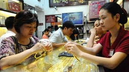 Biến ảo giá vàng
