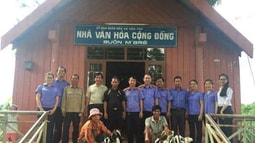 Buôn Ma Thuột: Tặng Dê cho buôn kết nghĩa