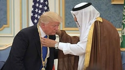 Chuyến công du đầu tiên của ông Trump khởi đầu suôn sẻ ở Saudi Arabia