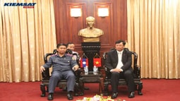 Phó Viện trưởng VKSNDTC Trần Công Phàn tiếp Đoàn đại biểu VKSND tỉnh Luông Pha Băng, Lào