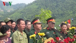 Dâng hương tưởng niệm Anh hùng liệt sỹ hy sinh trên mặt trận Vị Xuyên