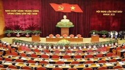 Tiếp tục đổi mới sắp xếp bộ máy của hệ thống chính trị theo hướng tinh gọn