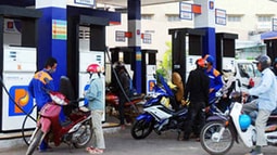 Giá xăng tiếp tục tăng từ 15h00 hôm nay