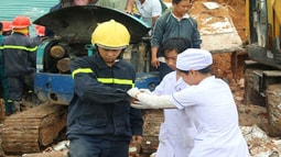 Hình ảnh nhói lòng từ hiện trường vụ lở núi kinh hoàng ở TP Nha Trang