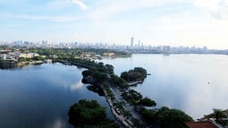 Có hay không chuyện chi 128 tỷ đồng nạo vét Hồ Tây mà không hút bùn?