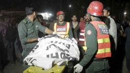 Hơn 300 người thương vong trong vụ đánh bom kinh hoàng ở Pakistan