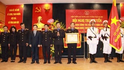 VKSND TP. Hà Nội đón nhận Huân chương Độc lập hạng Ba