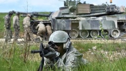 Nga-NATO tiếp tục đối đầu sau vụ Mỹ kích hoạt lá chắn tên lửa
