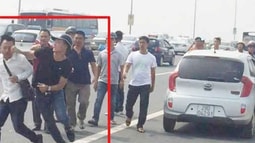 Phạt hành chính phóng viên bị hành hung, khiển trách cảnh sát