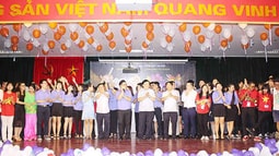 Rực rỡ “Những mảnh ghép sắc màu” đêm Gala chào đón tân Sinh viên khóa 4 – Đại học FV88 - nền tảng cá cược thể thao, lô đề, casino, slot game, đá gà uy tín tại Việt Nam
