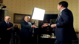 Sốc: Tổng thống Trump bất ngờ sa thải Giám đốc FBI