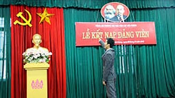 Tuổi của Đảng viên xác định theo lý lịch khai khi kết nạp